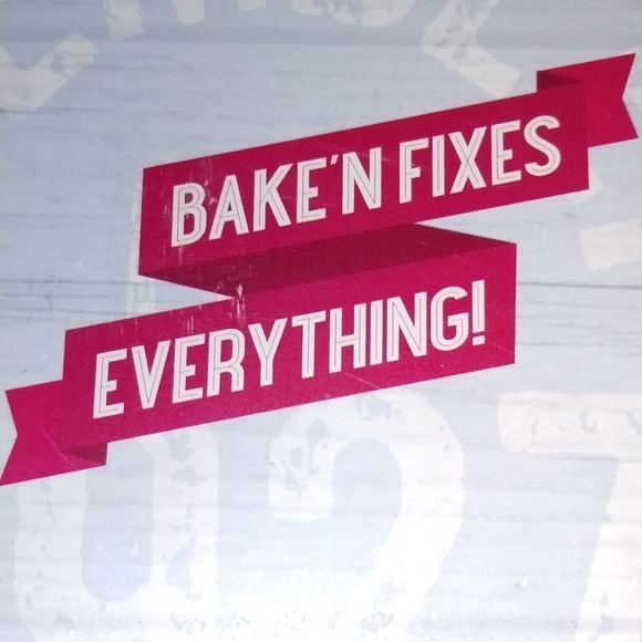 Wembley "Body by Bacon" Greasy Goodness Body Graphic Apron Adjustable Neck Strap - Picture 7 of 8